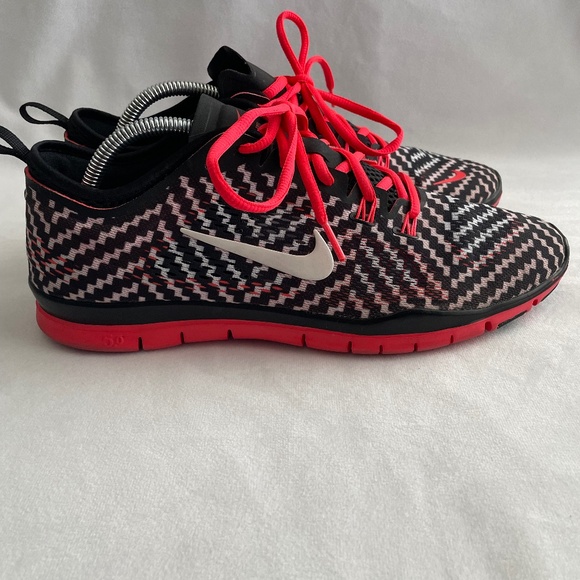 Nike Free 5.0 TR Fit 4 Women’s Running Training Shoes Size 12 Red Black - Picture 1 of 11